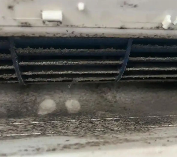 商丘空调吹的风有股烧焦味是怎么回事